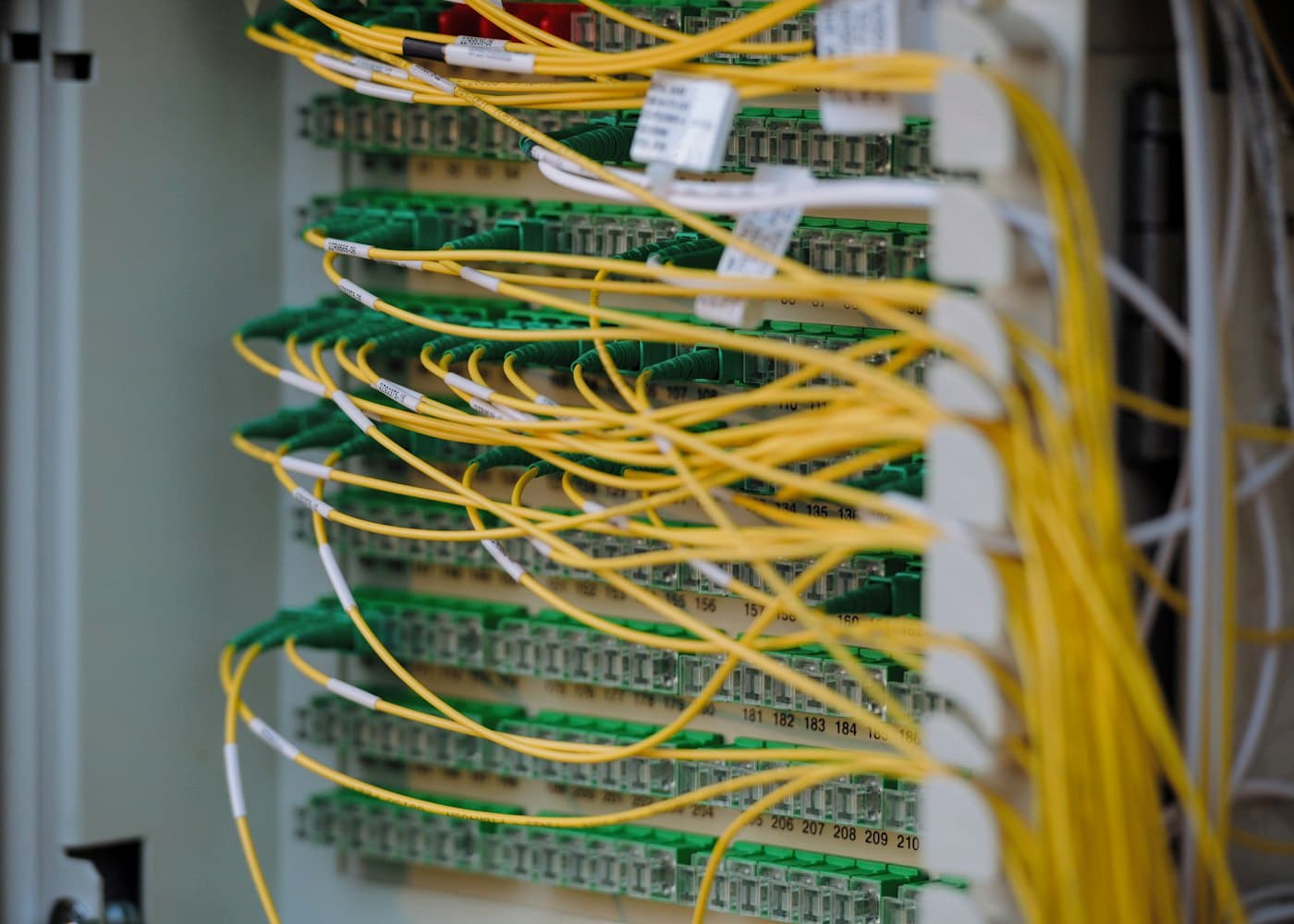 Network patch panels, where the chain records are read from